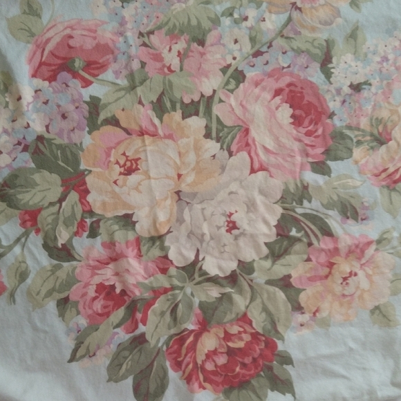 COPY - Ralph Lauren Pink and Green Floral King pillowcases Stone Harbor - Picture 5 of 6